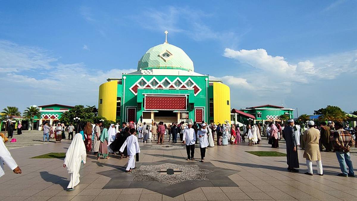 Masjid Wil Prompong: Jantung Ibadah di Tengah Kehidupan Cilacap
